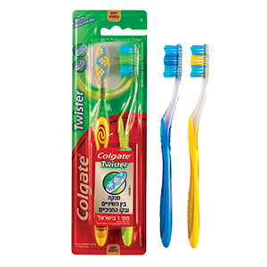 קולגייט טוויסטר זוג מברשות שיניים עם סיבים רכים לניקוי יסודי.